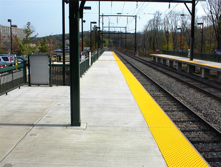 SEPTA-Ft-Washington-Platform
